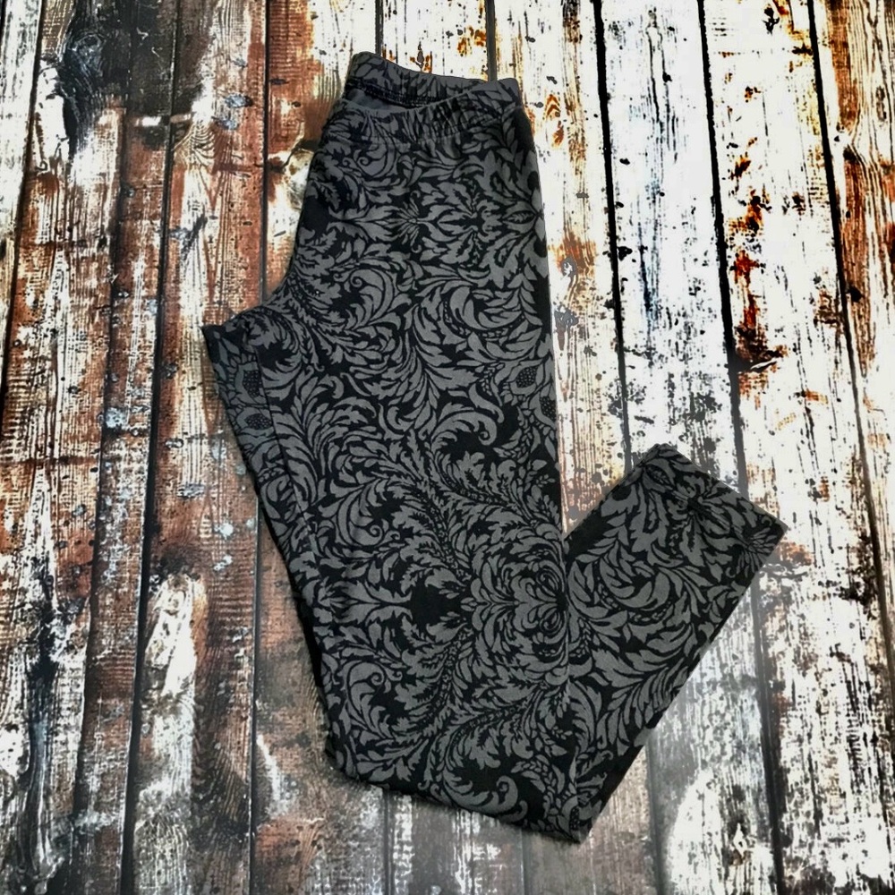 Old Navy Black & Gray Paisley Leggings